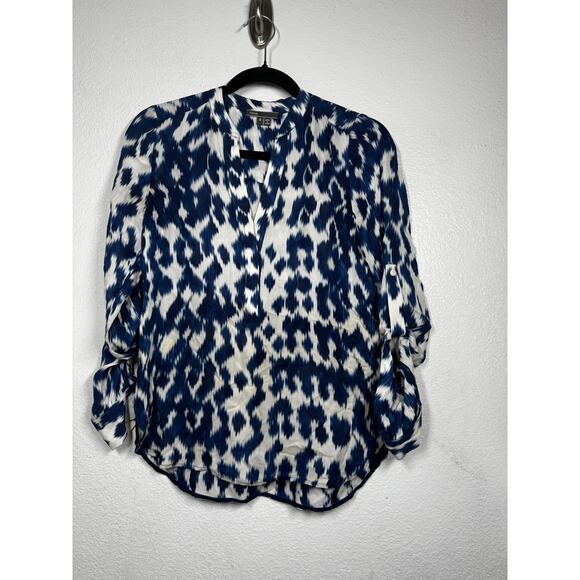 Vince Tops - Vince Silk Top Navy Blue White Sz 0 Roll Tab Sleeve